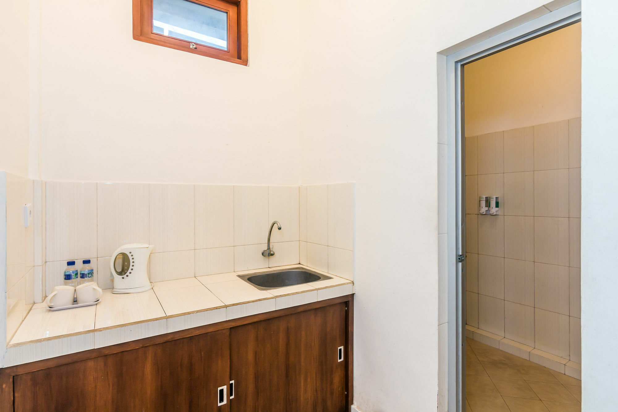 Zen Rooms Basic Kuta Kubu Anyar Екстер'єр фото